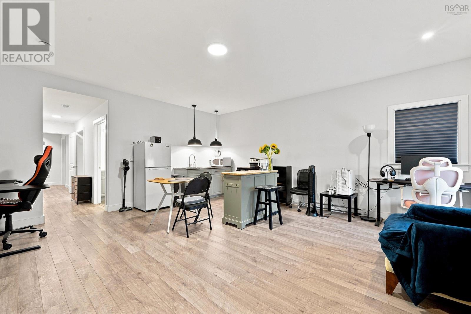 68 Grenoble Court Property Photo 41