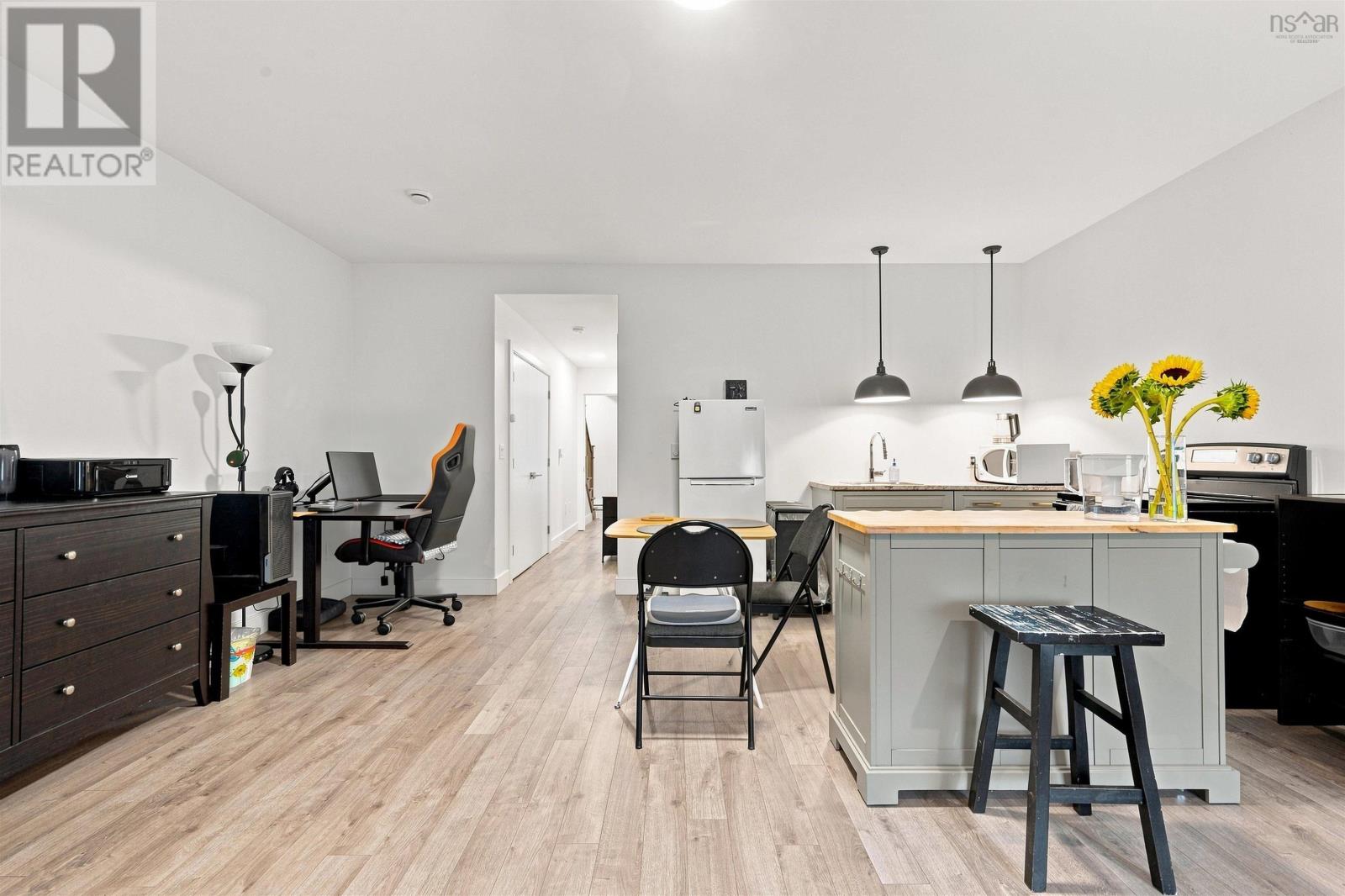 68 Grenoble Court Property Photo 42