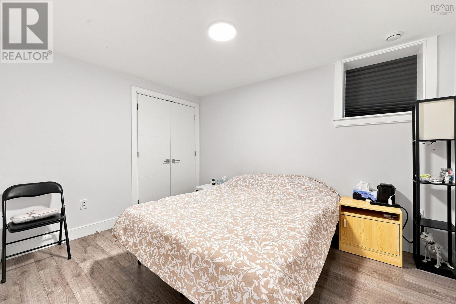 68 Grenoble Court Property Photo 43