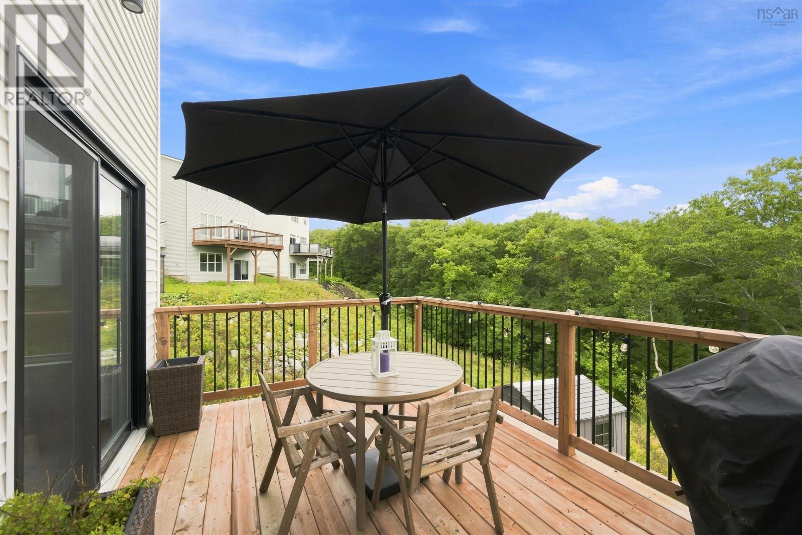 68 Grenoble Court Property Photo 44
