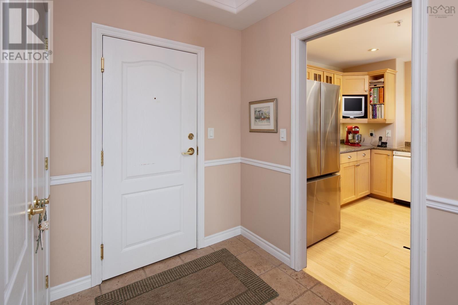 308 36 Southgate Property Photo 4