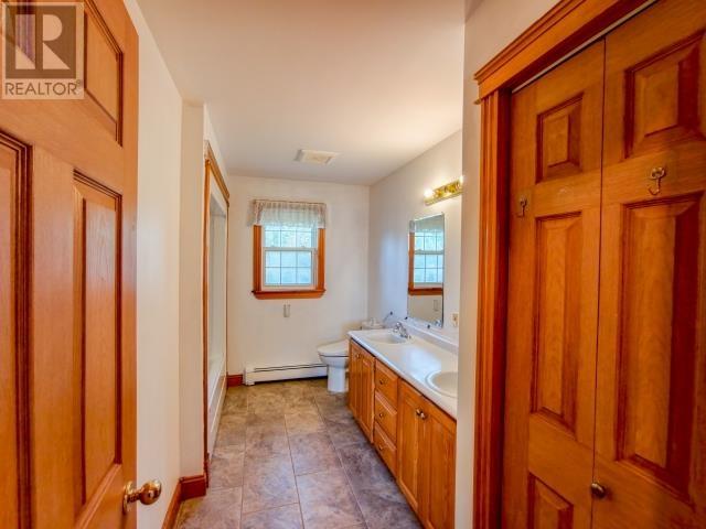 47 Anne Crescent Property Photo 15