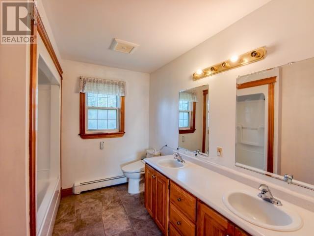 47 Anne Crescent Property Photo 16