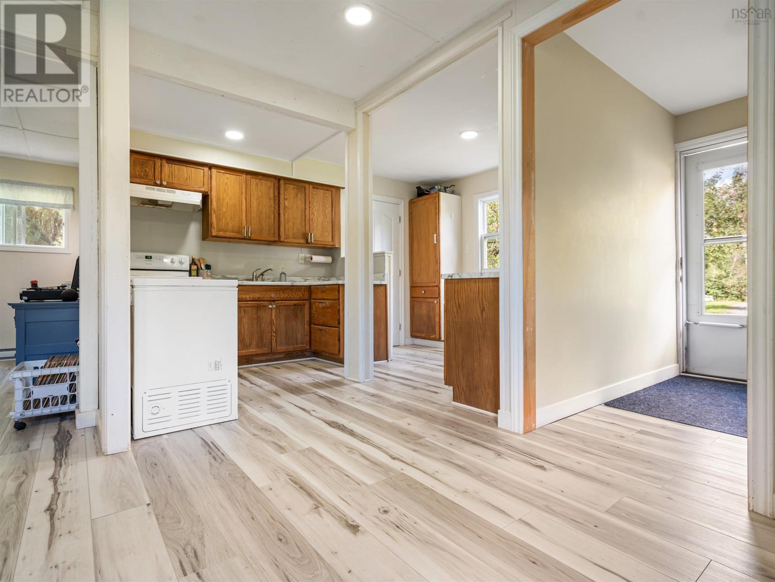 98 Dyke Road Property Photo 14