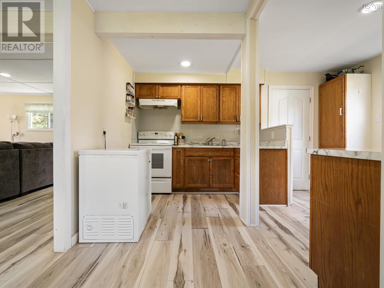 98 Dyke Road Property Photo 15