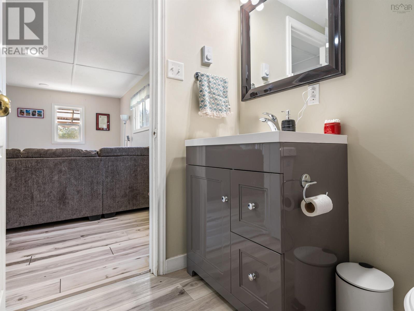 98 Dyke Road Property Photo 23
