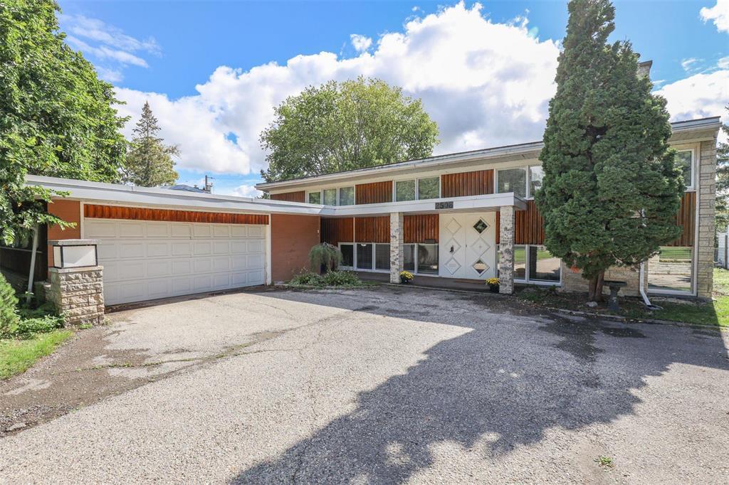 2508 Assiniboine Crescent Property Photo 2