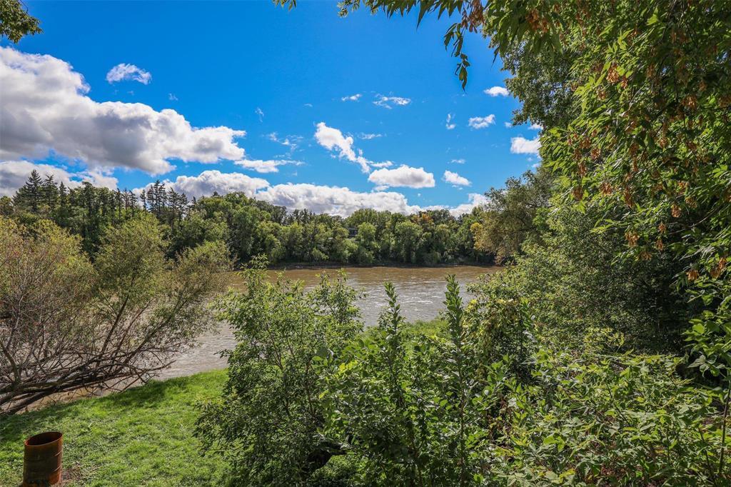 2508 Assiniboine Crescent Property Photo 8