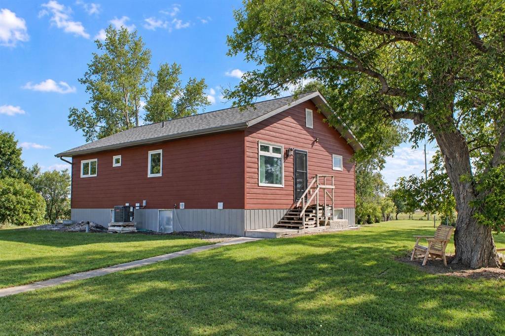 46138 37 E Road Property Photo 1