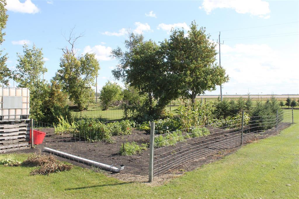 46138 37 E Road Property Photo 4