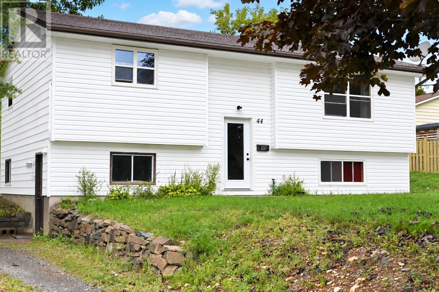 44 Sumac Avenue Property Photo 1