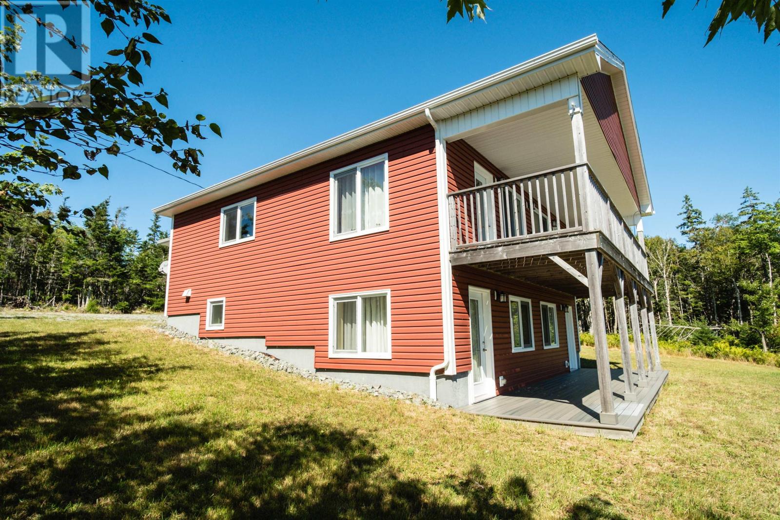 30 Hill St. Property Photo 2