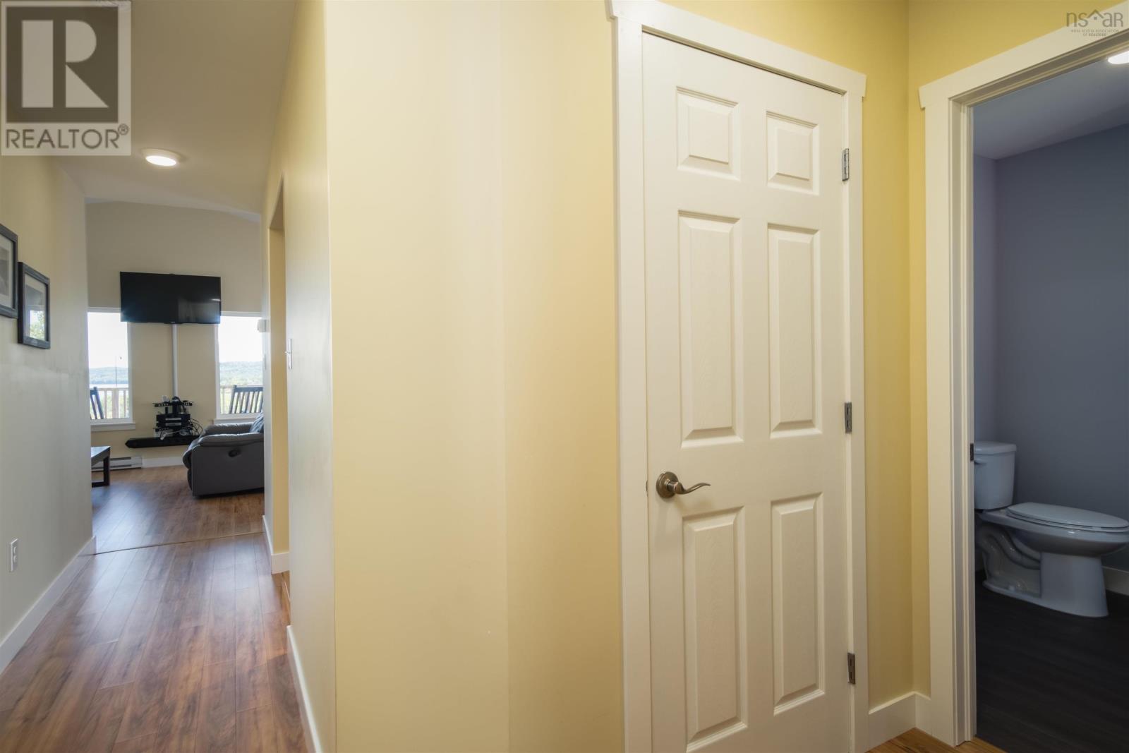 30 Hill St. Property Photo 9