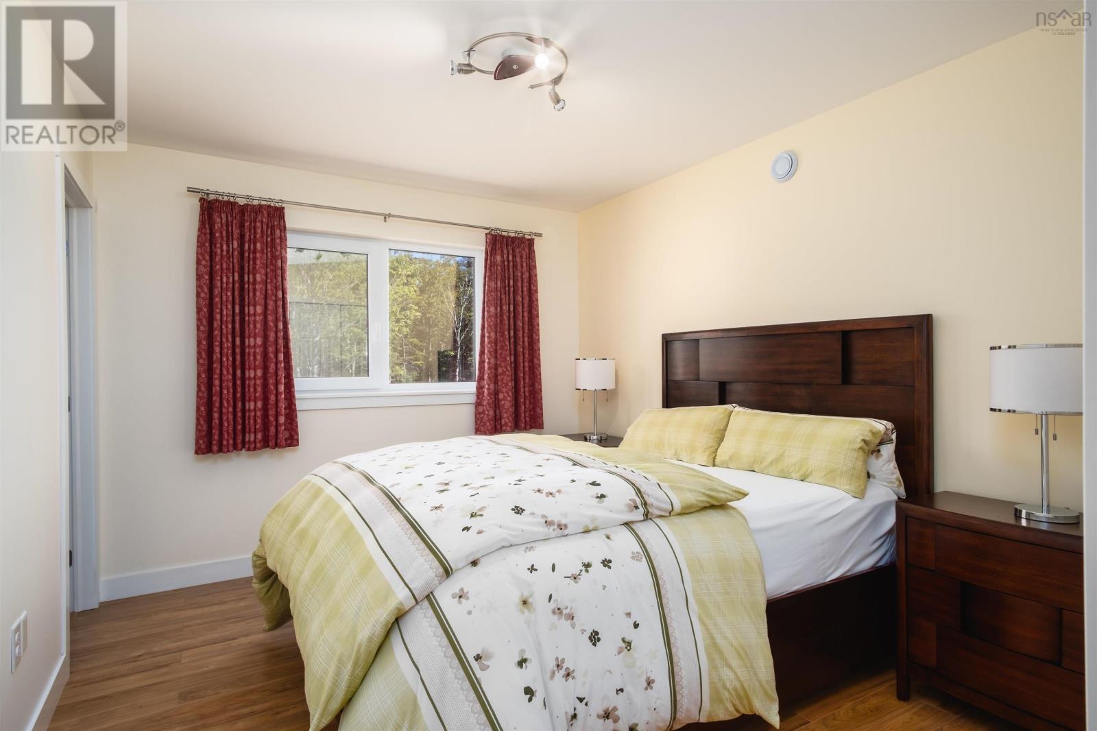 30 Hill St. Property Photo 16