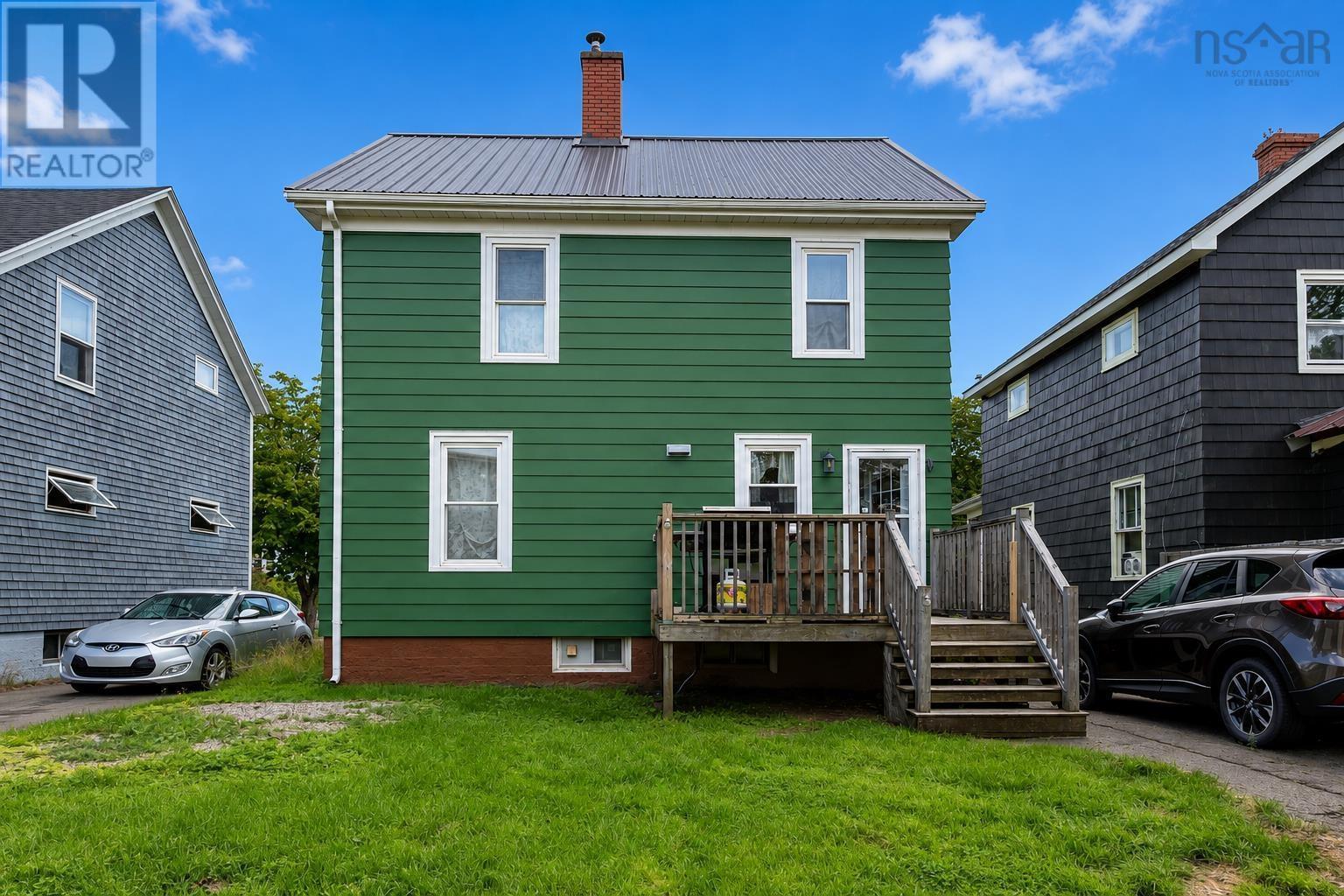 269 Union Street Property Photo 4