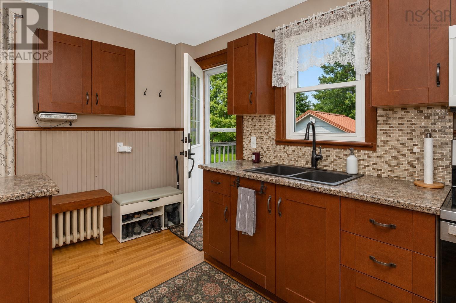 269 Union Street Property Photo 15