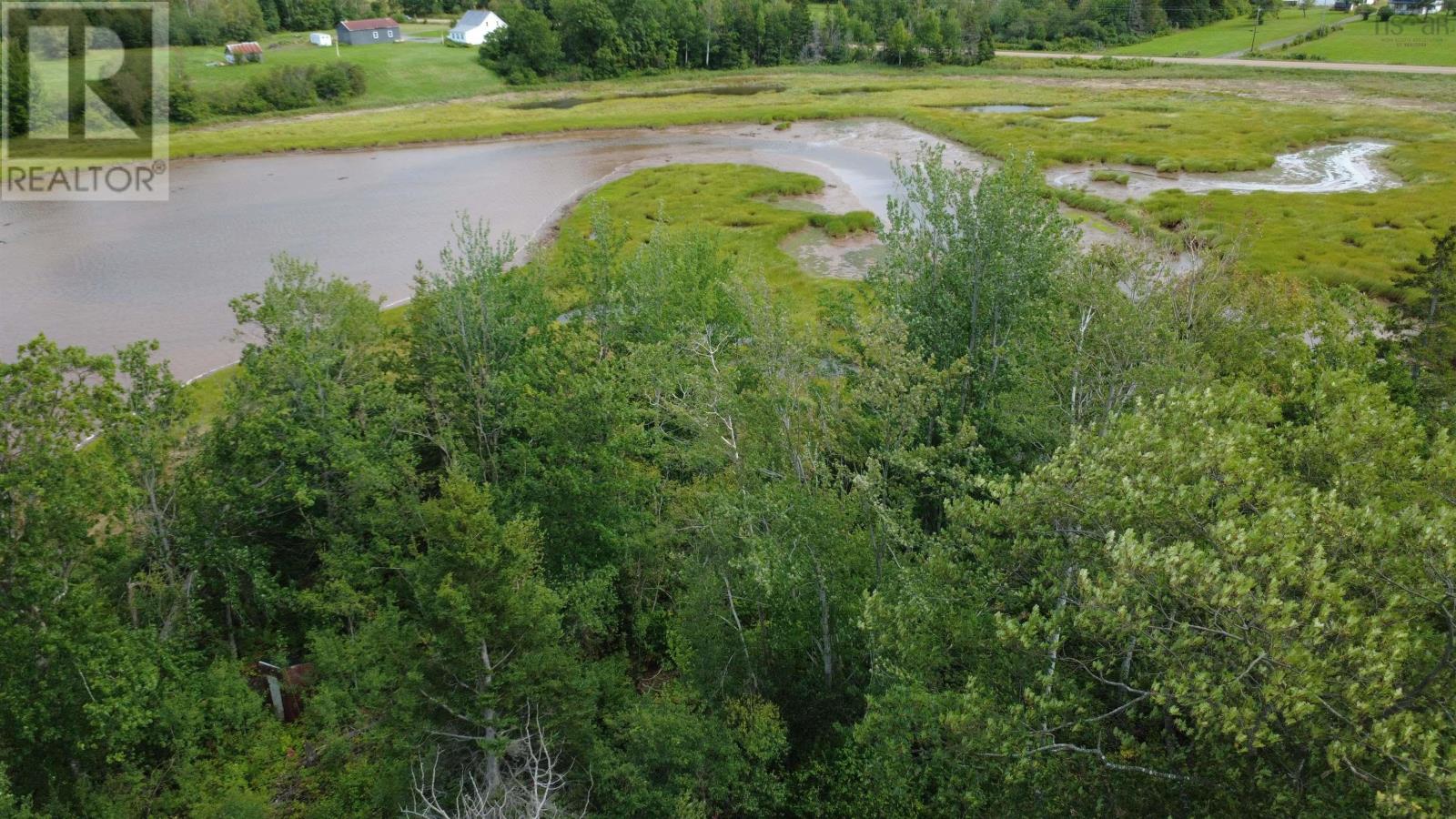 Highway 6 Property Photo 22