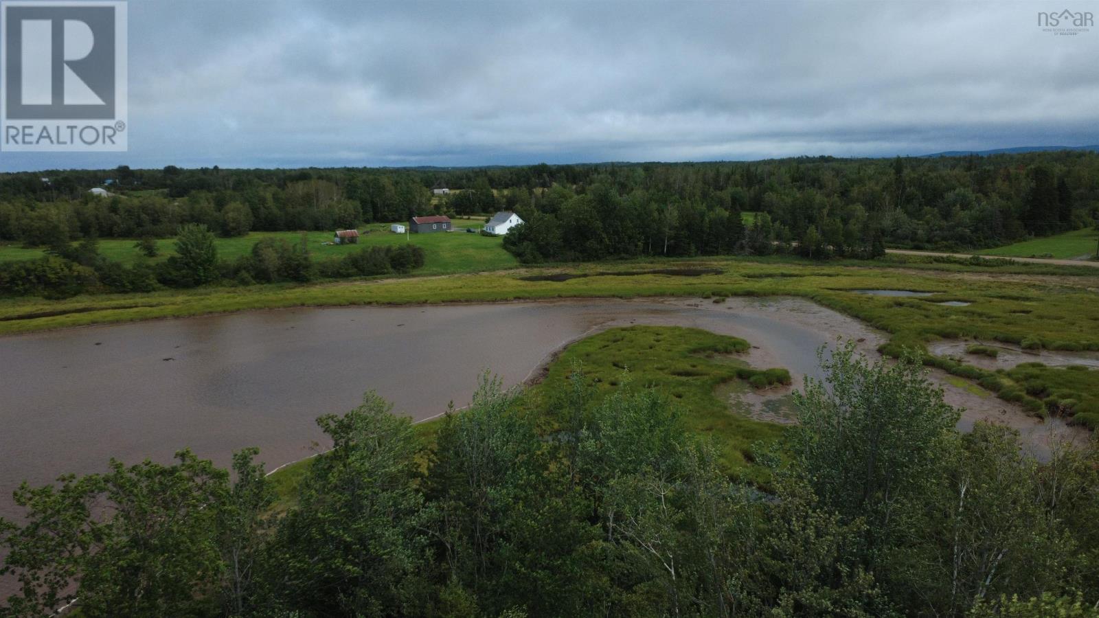 Highway 6 Property Photo 35