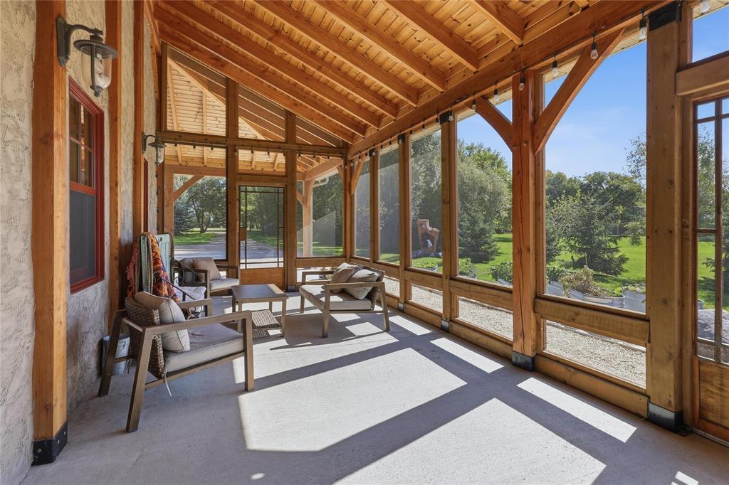 32022 Rat River Road Property Photo 6