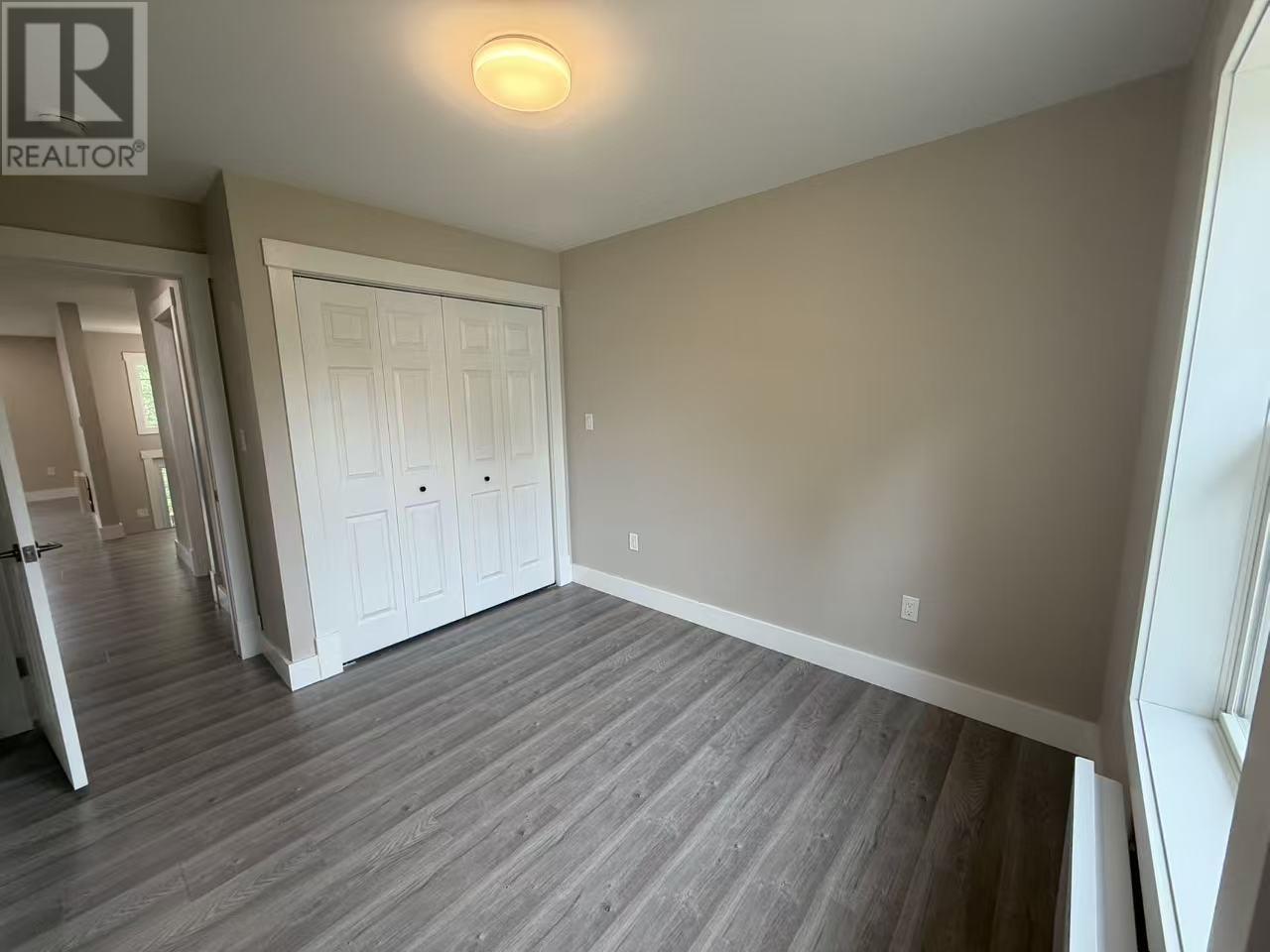 25 Riverside Drive Property Photo 10