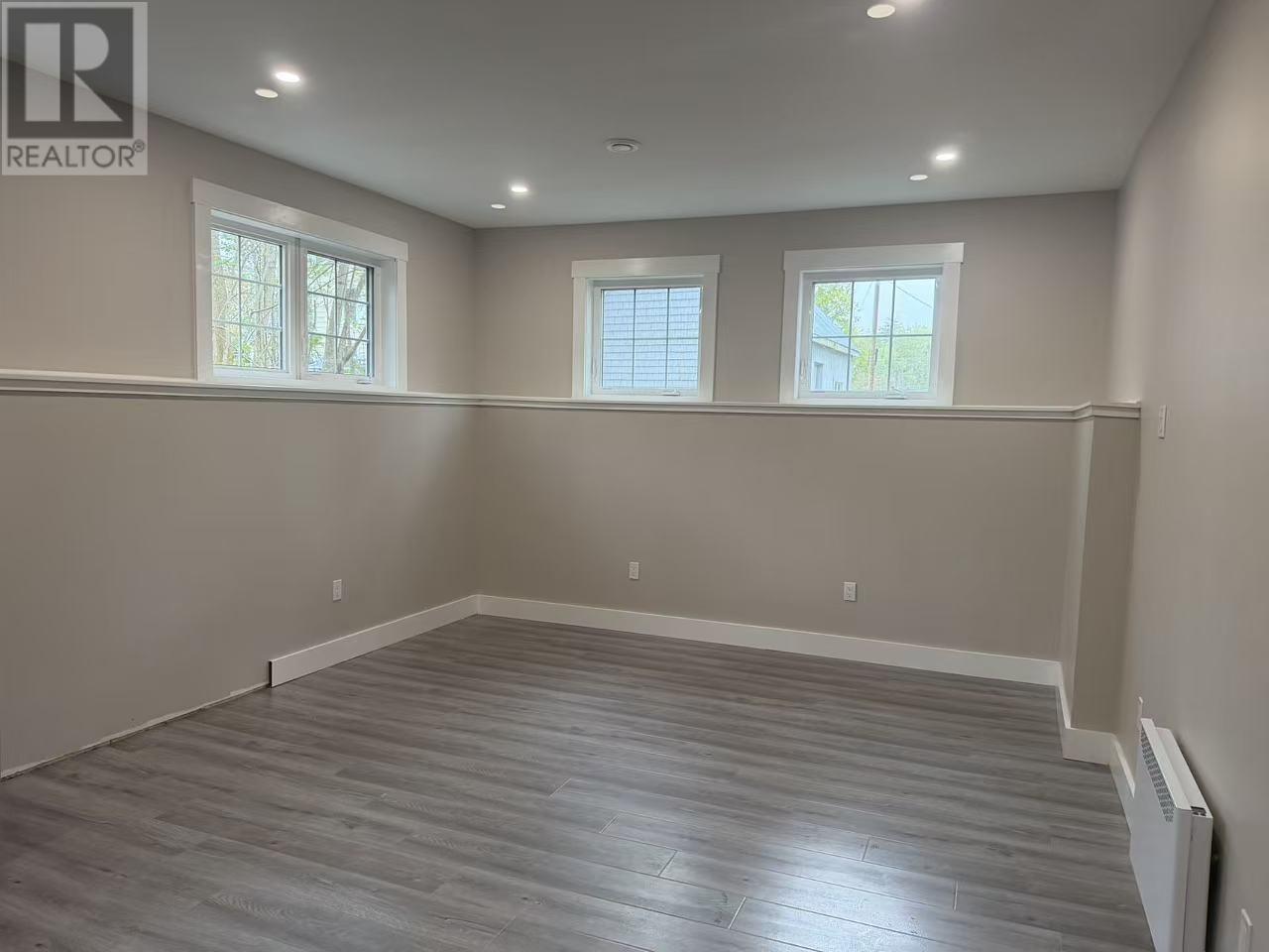 25 Riverside Drive Property Photo 11