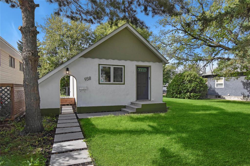 938 11th Street Property Photo 1