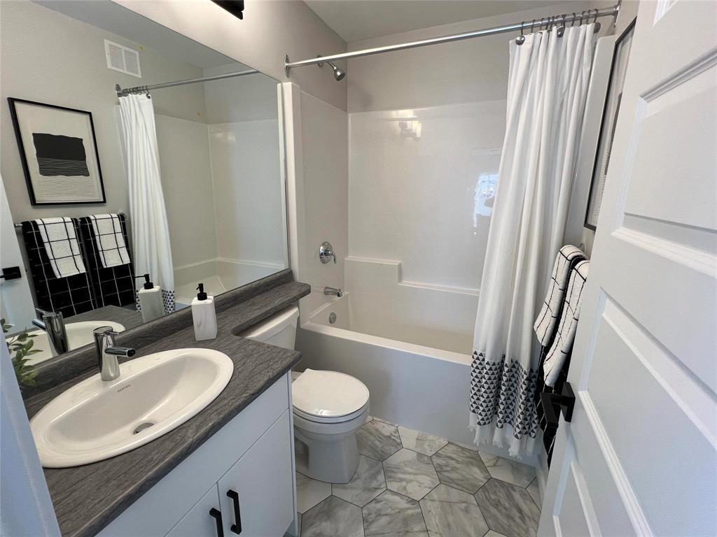 196 Middlechurch Gate Property Photo 8
