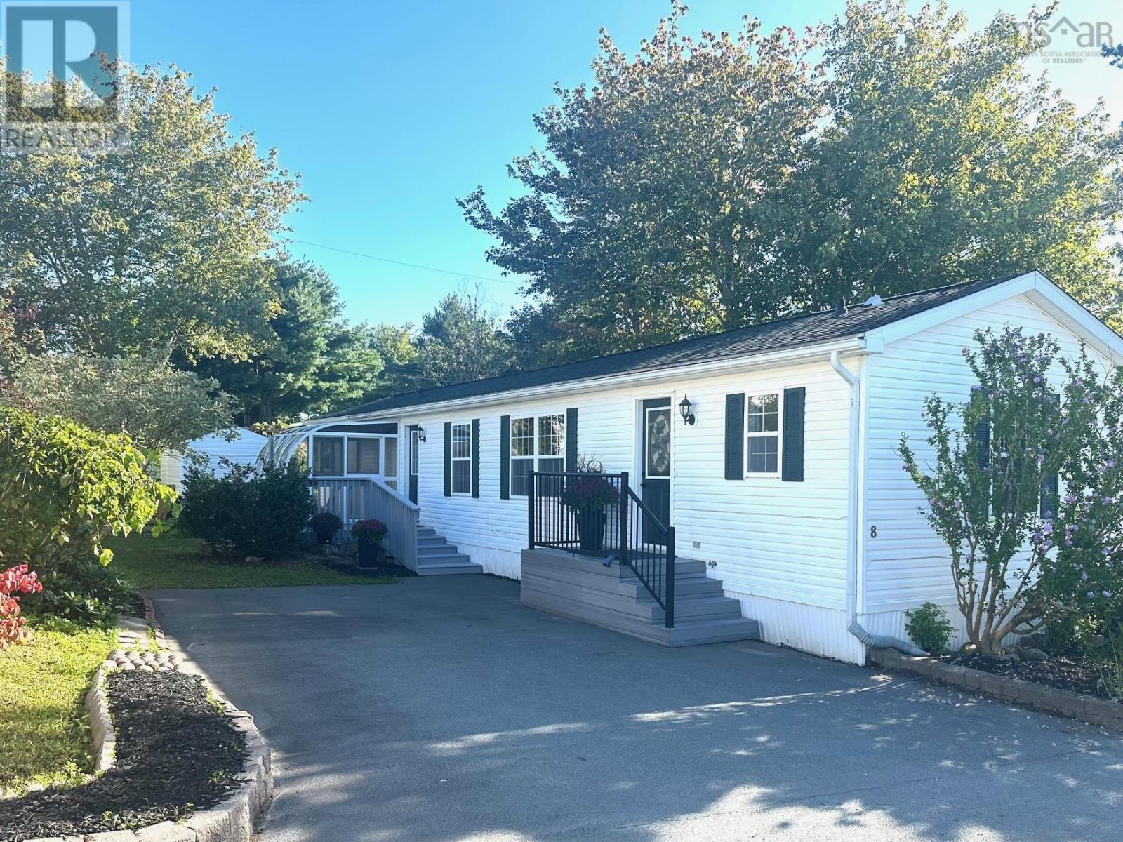 8 Tenth Street Property Photo 1