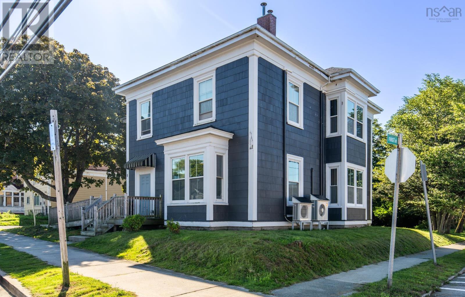 5 Parade Street Property Photo 2