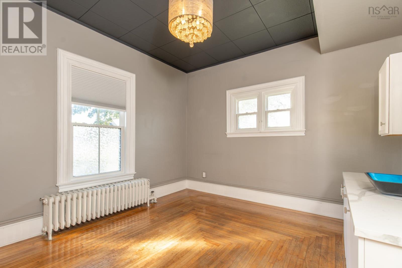 5 Parade Street Property Photo 11