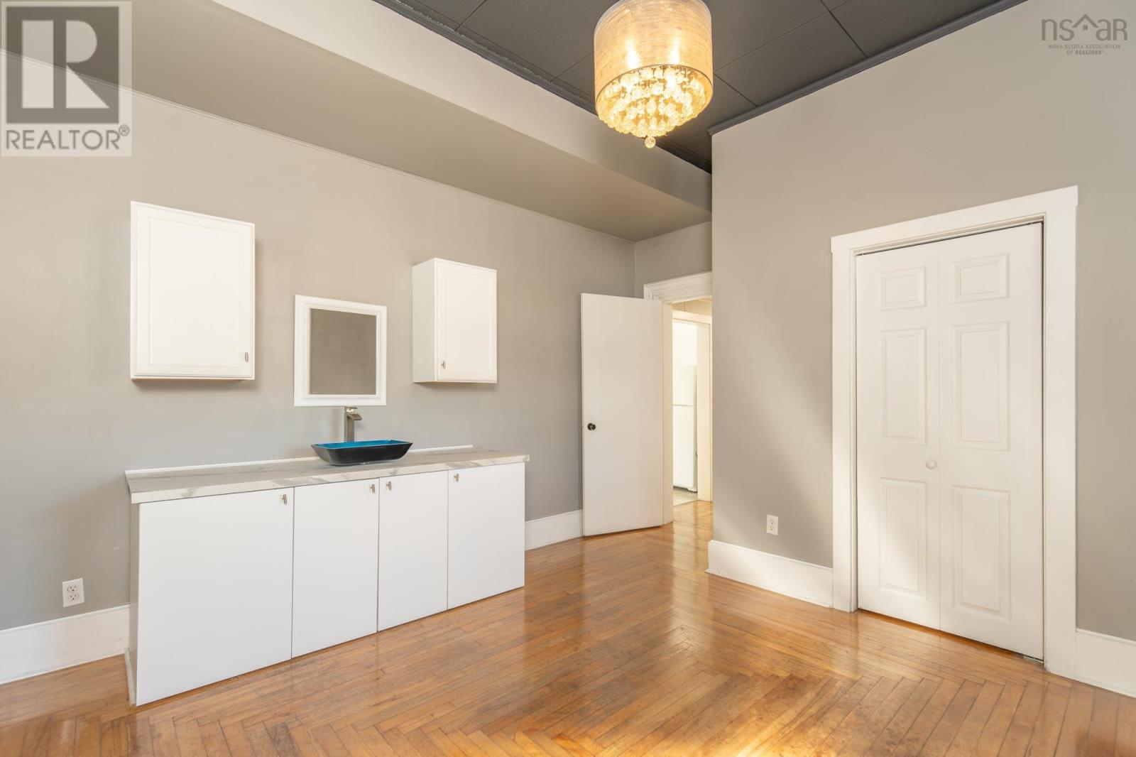 5 Parade Street Property Photo 12