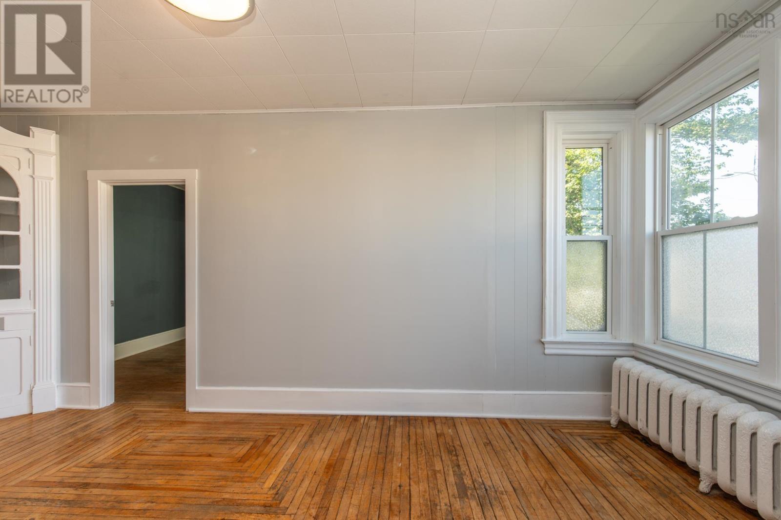 5 Parade Street Property Photo 15