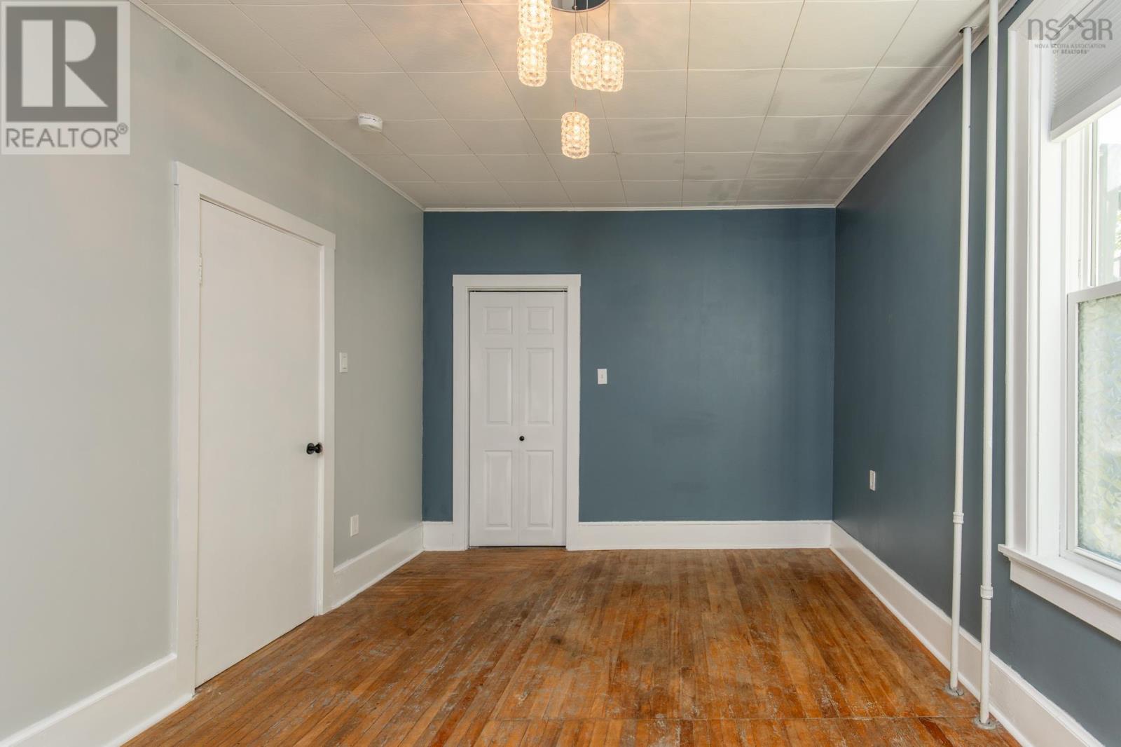 5 Parade Street Property Photo 16