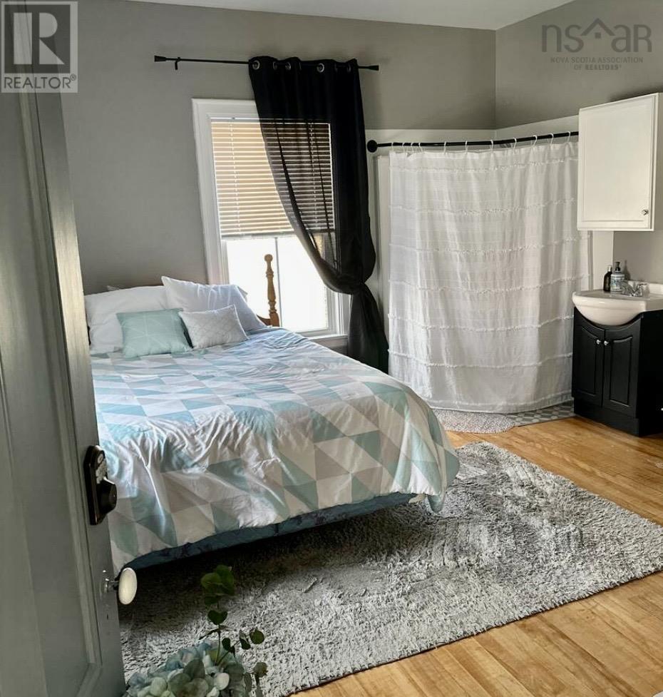 5 Parade Street Property Photo 26