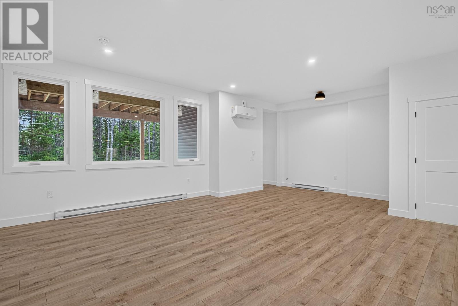 524/526 Perrin Drive Property Photo 38