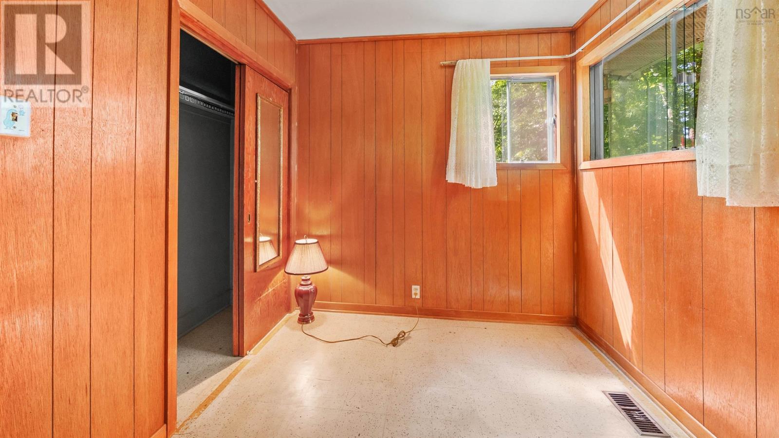 51 Pinehill Drive Property Photo 10