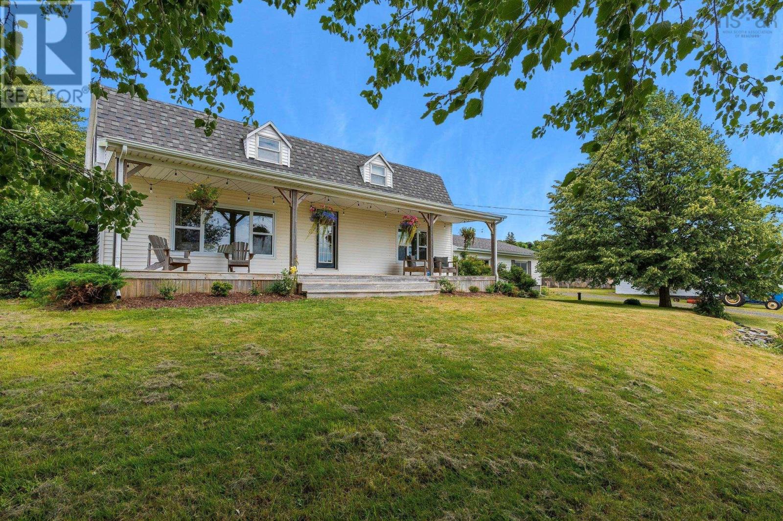 1896 Highway 1 Property Photo 6