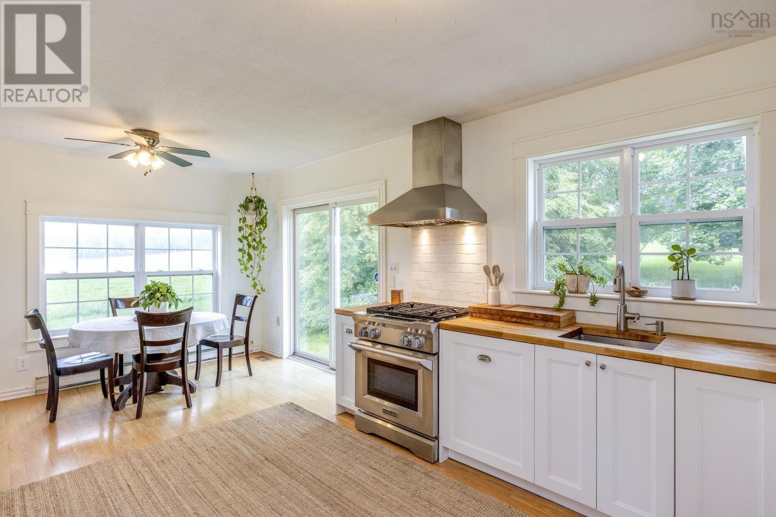 1896 Highway 1 Property Photo 11