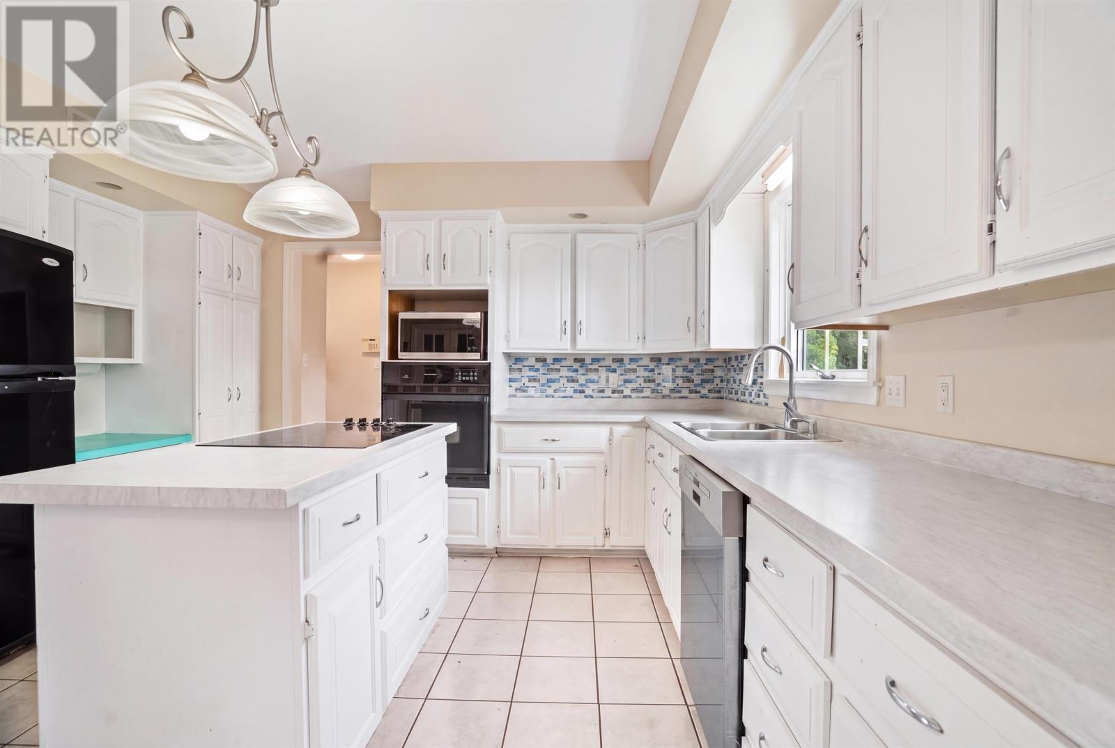 25 England Circle Property Photo 7