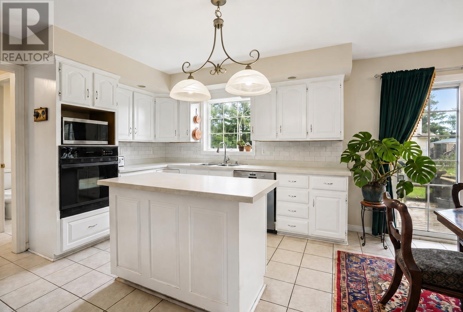 25 England Circle Property Photo 9