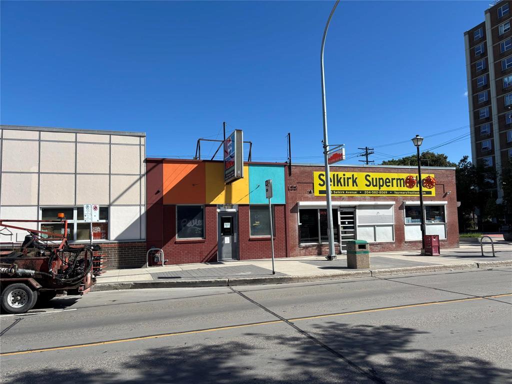 475 Selkirk Avenue Property Photo 3