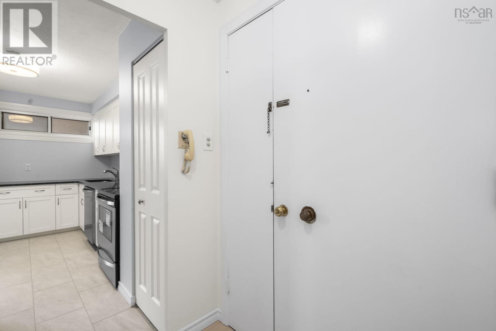 701 5959 Spring Garden Road Property Photo 3