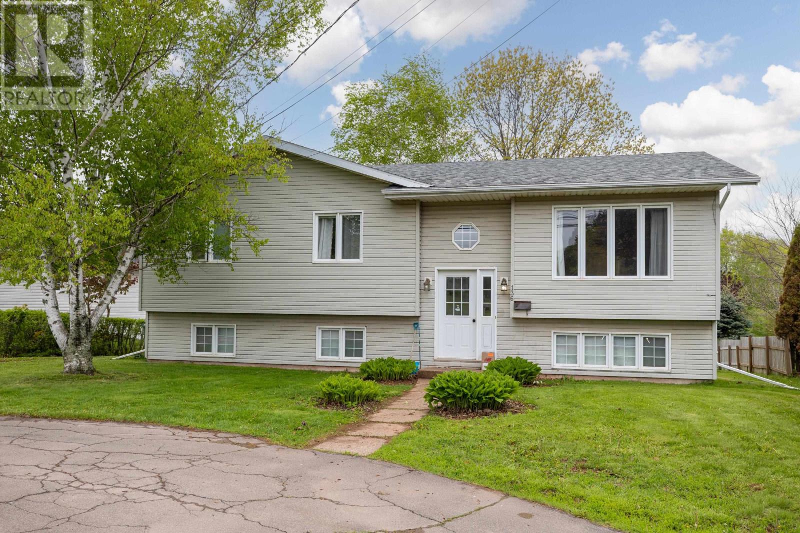 136 Stratford Road Property Photo 1
