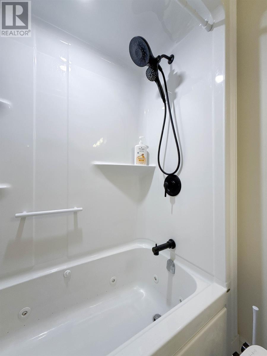 1 Raspberry Avenue Property Photo 34