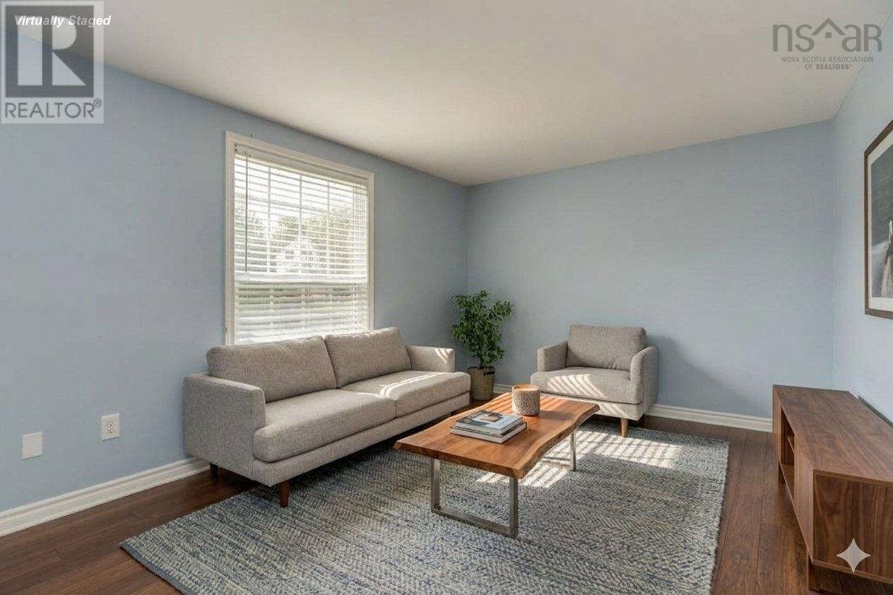 15 Dipper Crescent Property Photo 3