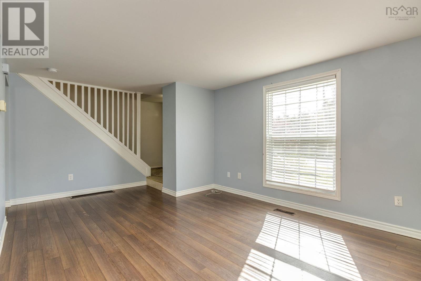 15 Dipper Crescent Property Photo 4