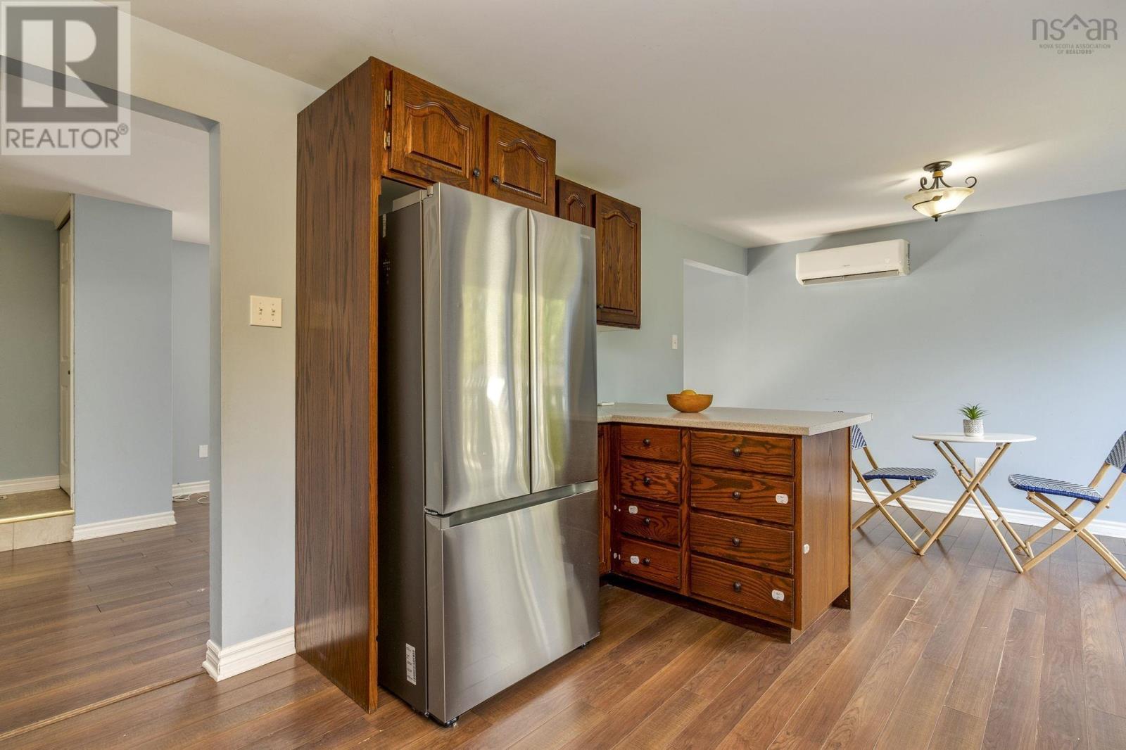 15 Dipper Crescent Property Photo 8