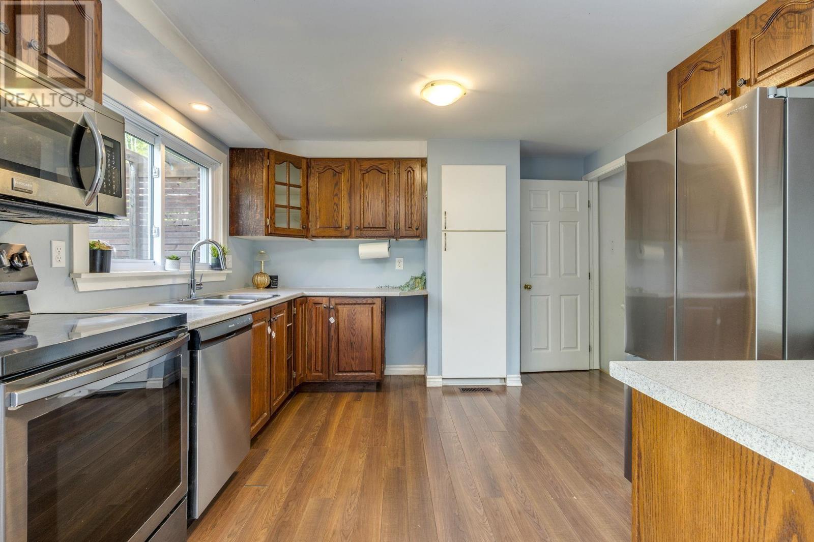 15 Dipper Crescent Property Photo 9