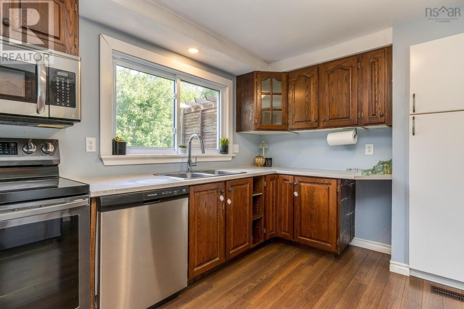 15 Dipper Crescent Property Photo 10