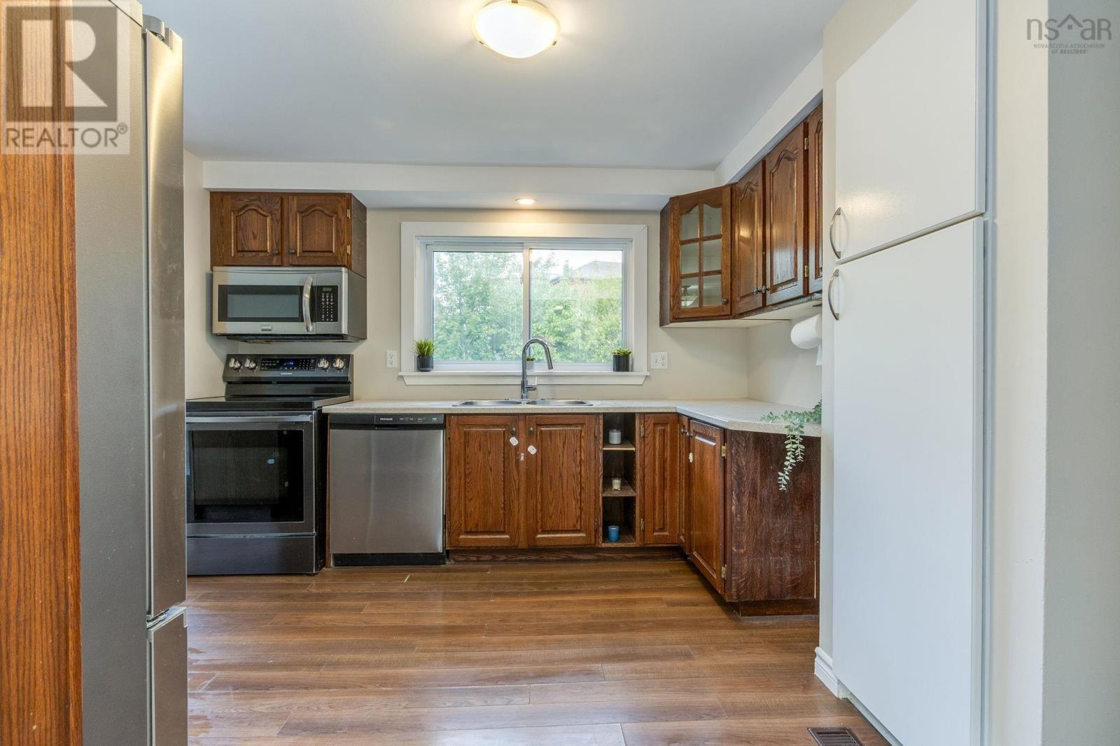 15 Dipper Crescent Property Photo 12
